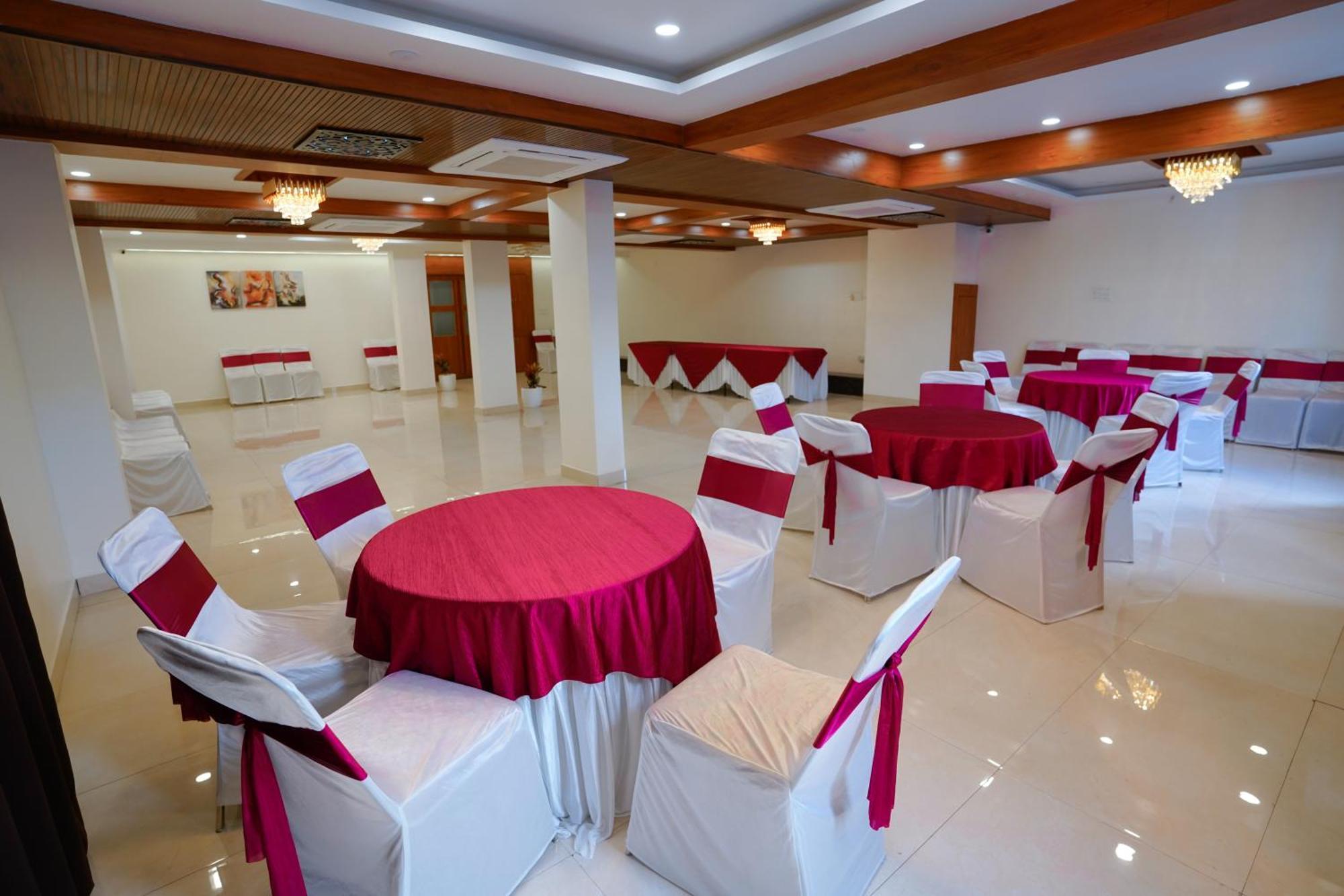 Hotel Eleven Heights بوبال المظهر الخارجي الصورة